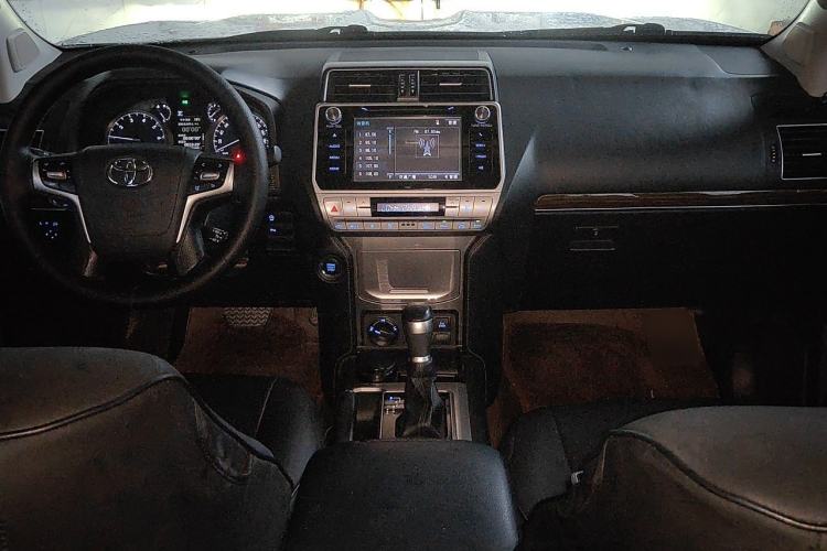 Used Toyota Prado 2018 3.5L Automatic TX-L with Rear-Mounted Spare Tire Center Console