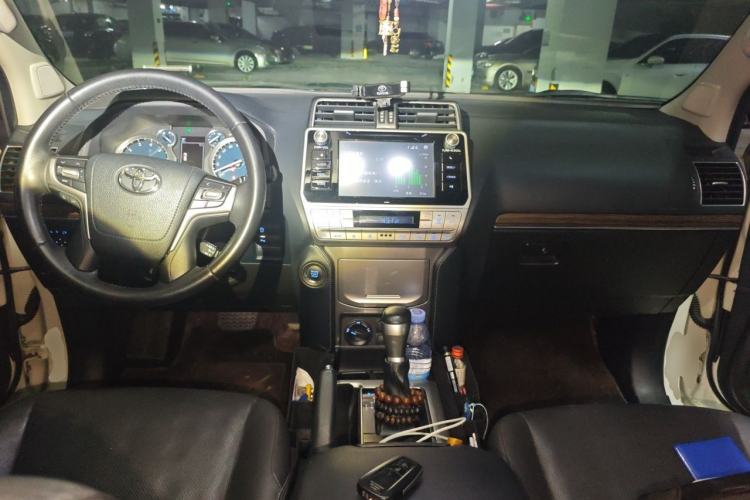 Used Toyota Prado 2018 3.5L Automatic TX-L with Rear-Mounted Spare Tire Center Console