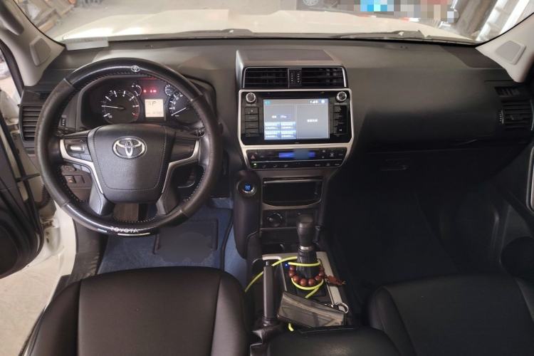 Used Toyota Prado 2018 3.5L Automatic SX Center Console