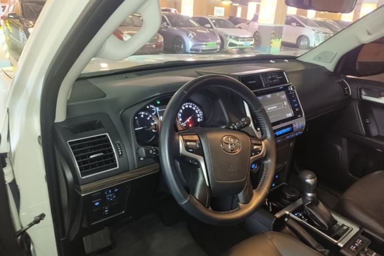 Used Toyota Prado 2018 3.5L Automatic TX-L NAVI with Rear-Mounted Spare Tire Center Console
