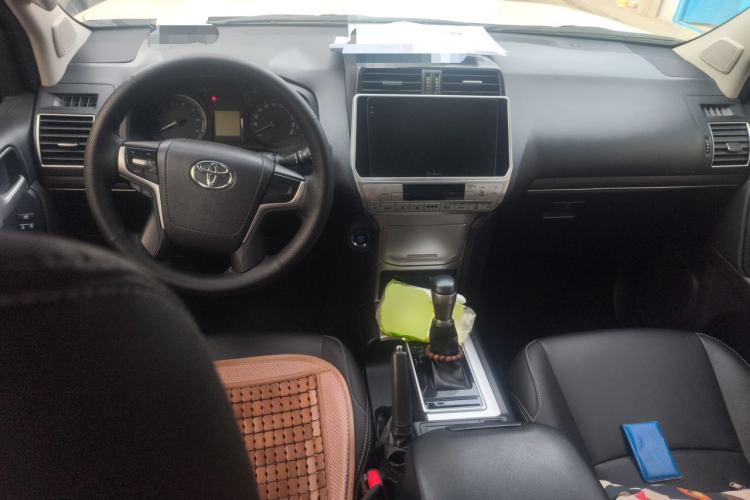 Used Toyota Prado 2018 3.5L Automatic TX Center Console