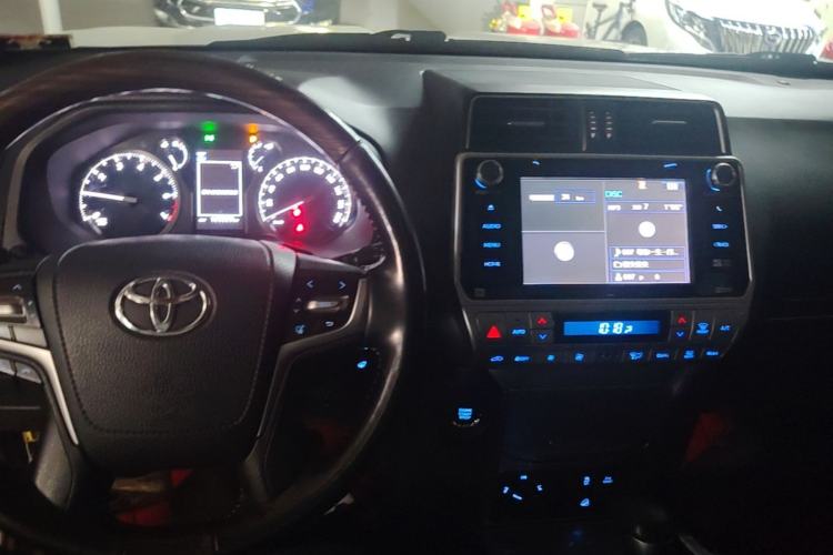 Used Toyota Prado 2018 3.5L Automatic TX-L NAVI with Rear-Mounted Spare Tire Center Console