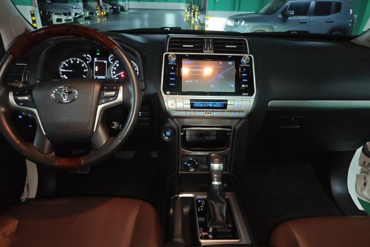 Used Toyota Prado 2018 3.5L Automatic TX-L NAVI with Rear-Mounted Spare Tire Center Console