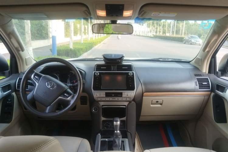 Used Toyota Prado 2018 3.5L Automatic TX-L Center Console