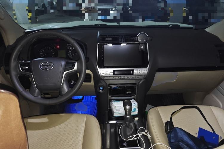 Used Toyota Prado  Center Console