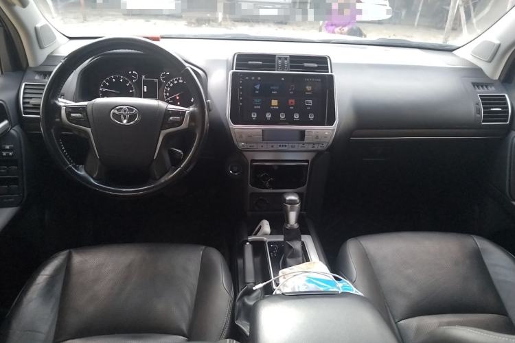 Used Toyota Prado 2018 3.5L Automatic TX-L Center Console