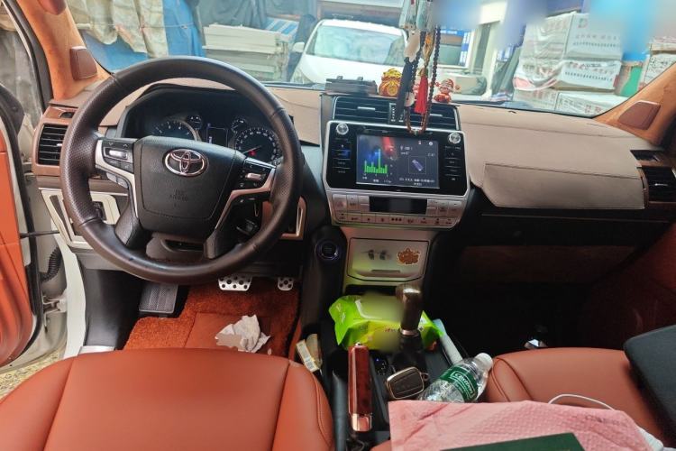 Used Toyota Prado 2018 3.5L Automatic TX-L with Rear-Mounted Spare Tire Center Console