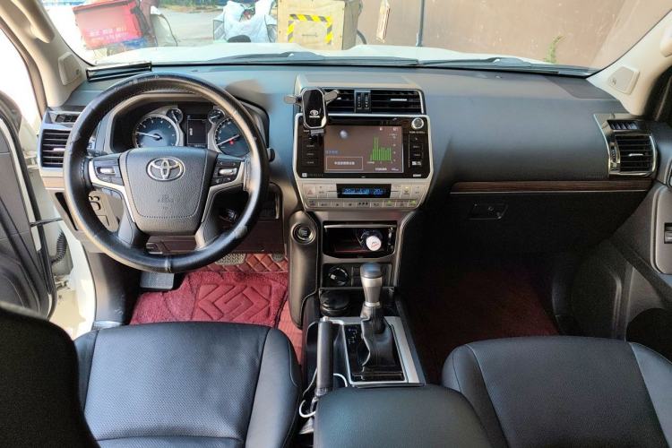 Used Toyota Prado 2018 3.5L Automatic TX-L NAVI with Rear-Mounted Spare Tire Center Console