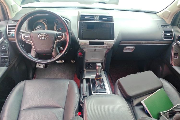 Used Toyota Prado 2018 3.5L Automatic TX-L Center Console