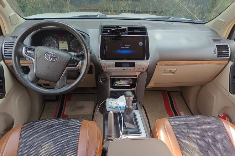 Used Toyota Prado 2018 3.5L Automatic TX Center Console