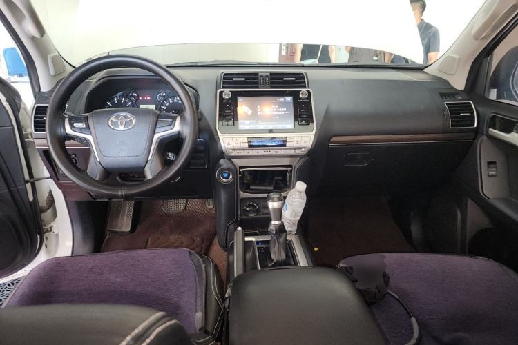 Used Toyota Prado 2018 3.5L Automatic TX Center Console