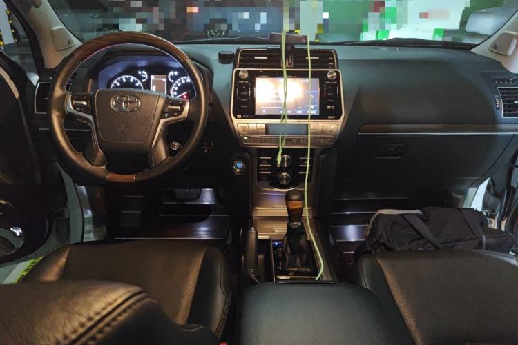 Used Toyota Prado 2018 3.5L Automatic VX NAVI Center Console