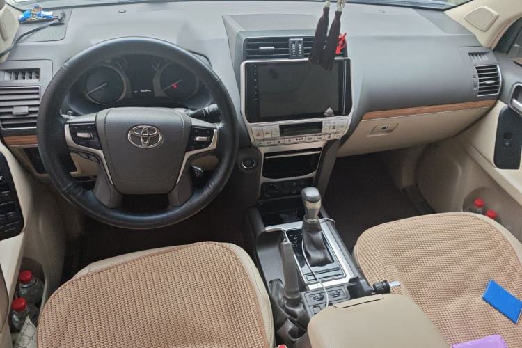 Used Toyota Prado 2018 3.5L Automatic TX-L Center Console