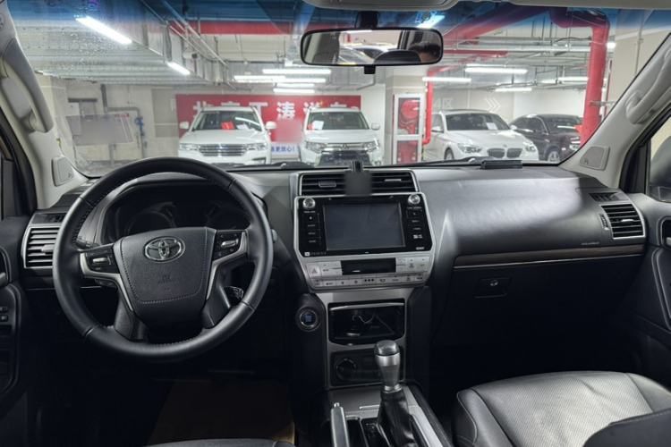 Used Toyota Prado 2018 3.5L Automatic TX-L NAVI with Rear-Mounted Spare Tire Center Console