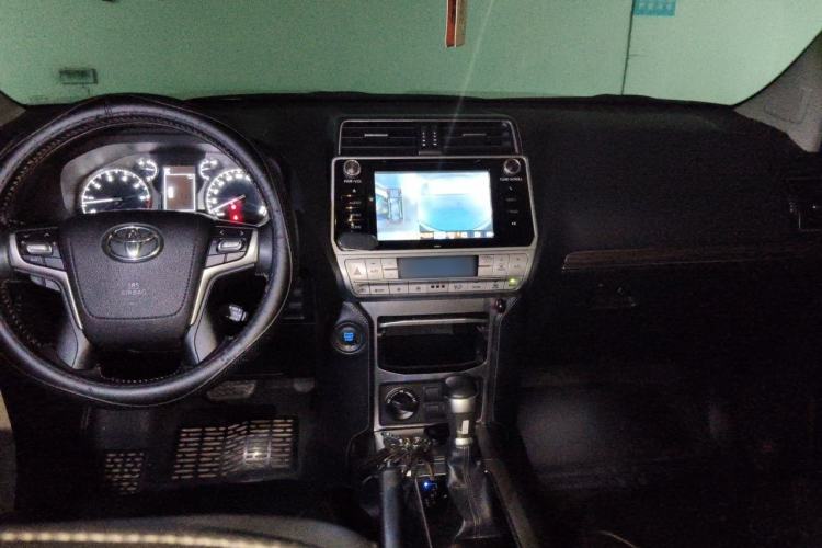 Used Toyota Prado 2018 3.5L Automatic VX with Rear-Mounted Spare Tire Center Console