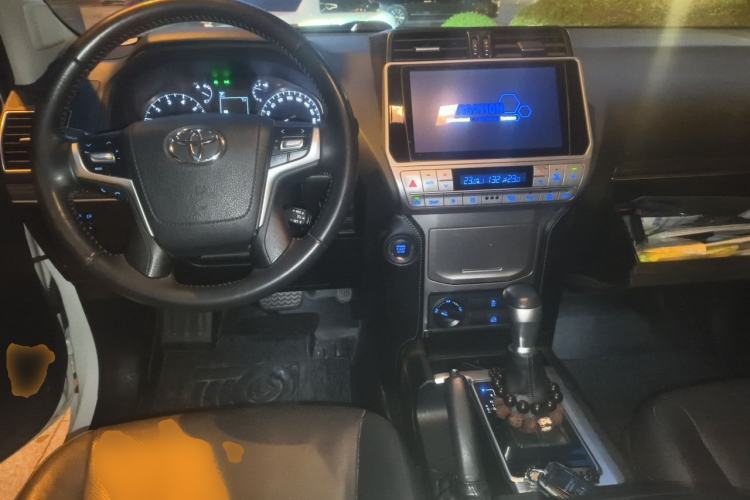Used Toyota Prado 2018 3.5L Automatic TX-L with Rear-Mounted Spare Tire Center Console