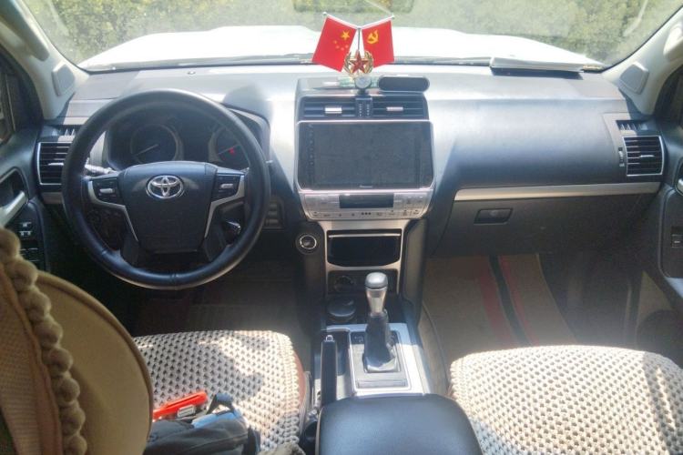 Used Toyota Prado 2018 3.5L Automatic TX-L Center Console
