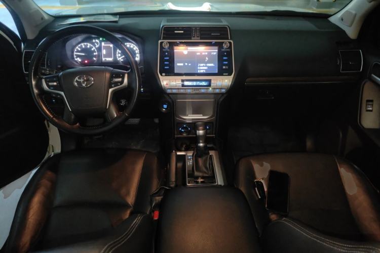 Used Toyota Prado 2018 3.5L Automatic TX-L NAVI Center Console
