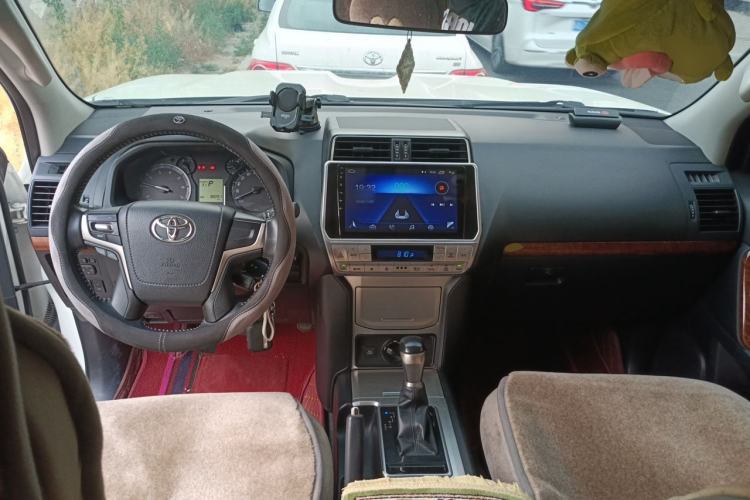 Used Toyota Prado  Center Console