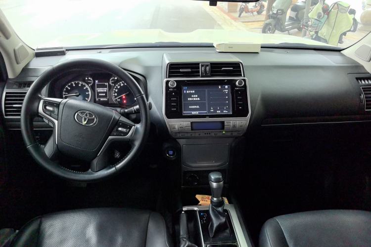 Used Toyota Prado 2018 3.5L Automatic TX-L with Rear-Mounted Spare Tire Center Console