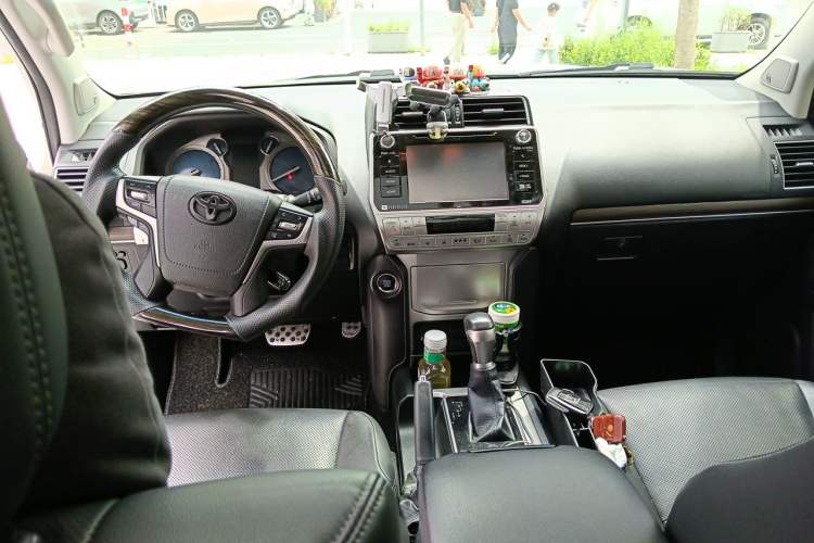 Used Toyota Prado 2018 3.5L Automatic TX-L with Rear-Mounted Spare Tire Center Console