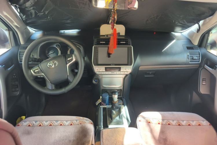 Used Toyota Prado 2018 3.5L Automatic TX-L Center Console