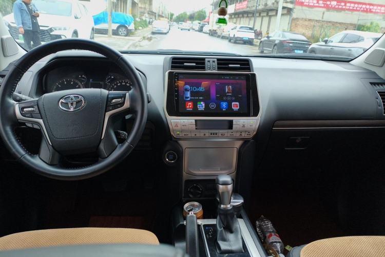 Used Toyota Prado 2018 3.5L Automatic TX-L Center Console