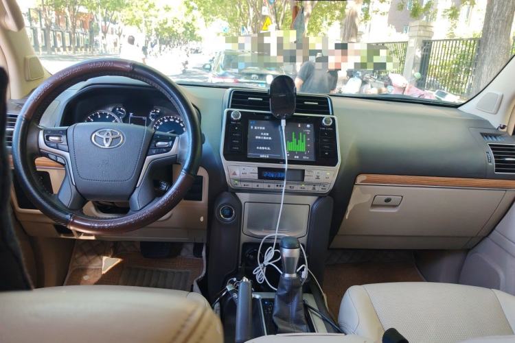 Used Toyota Prado 2018 3.5L Automatic TX-L NAVI with Rear-Mounted Spare Tire Center Console