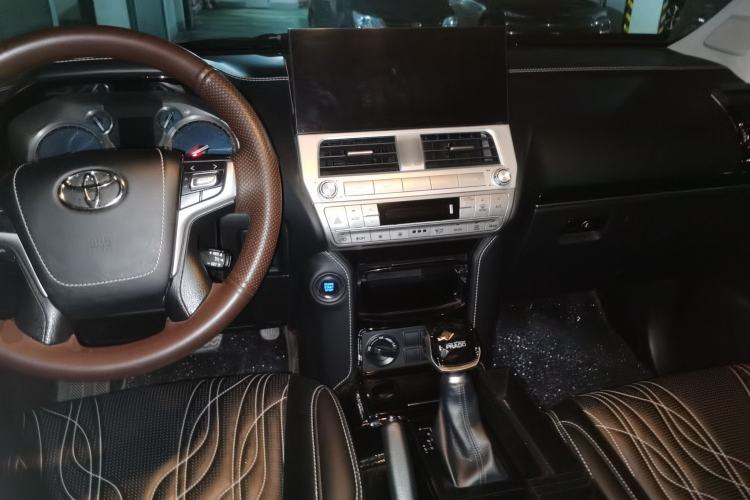 Used Toyota Prado 2018 3.5L Automatic TX-L with Rear-Mounted Spare Tire Center Console