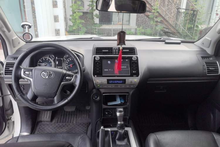 Used Toyota Prado 2018 3.5L Automatic TX-L NAVI with Rear-Mounted Spare Tire Center Console