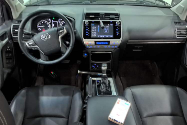 Used Toyota Prado 2018 3.5L Automatic TX-L Center Console