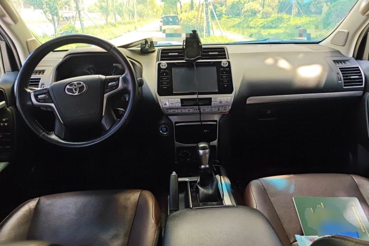Used Toyota Prado 2018 3.5L Automatic TX-L with Rear-Mounted Spare Tire Center Console