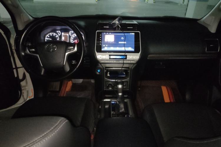 Used Toyota Prado 2018 3.5L Automatic TX-L Center Console