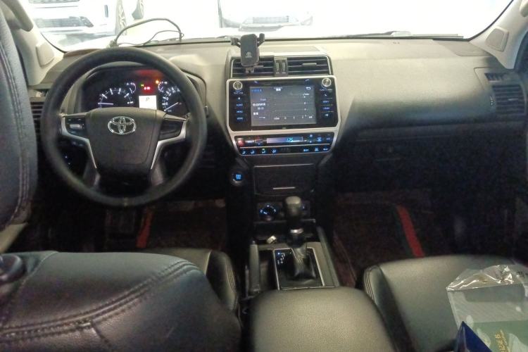Used Toyota Prado 2018 3.5L Automatic SX Center Console