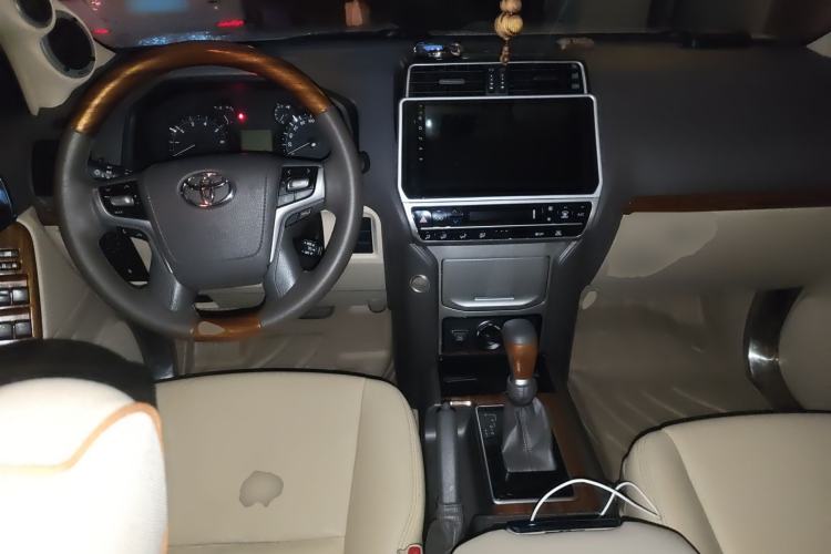 Used Toyota Prado  Center Console