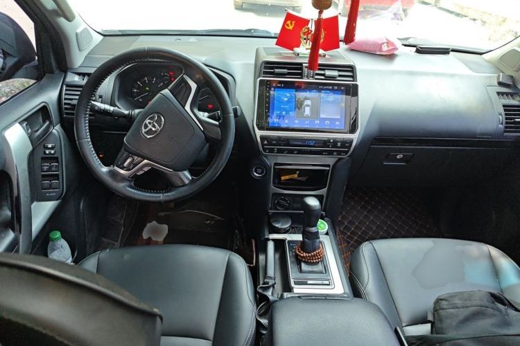Used Toyota Prado 2018 3.5L Automatic SX Center Console