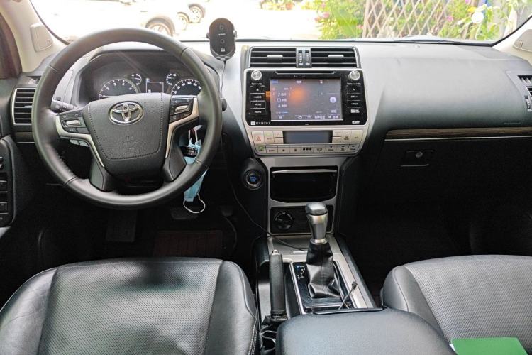 Used Toyota Prado 2018 3.5L Automatic TX-L NAVI with Rear-Mounted Spare Tire Center Console