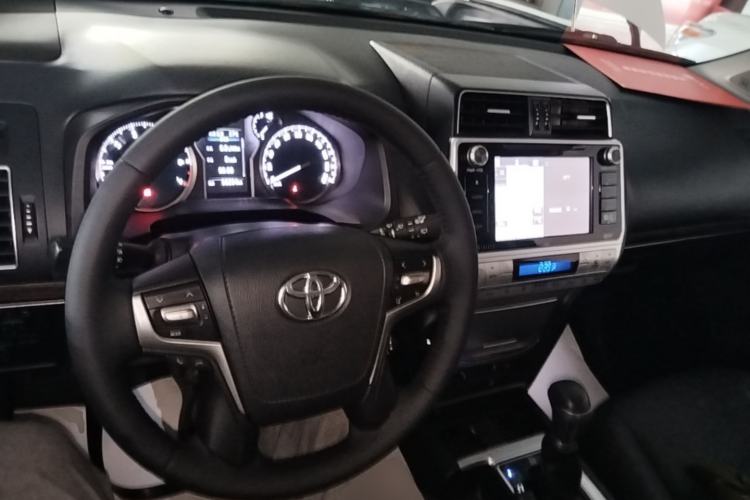 Used Toyota Prado 2018 3.5L Automatic TX-L NAVI Center Console