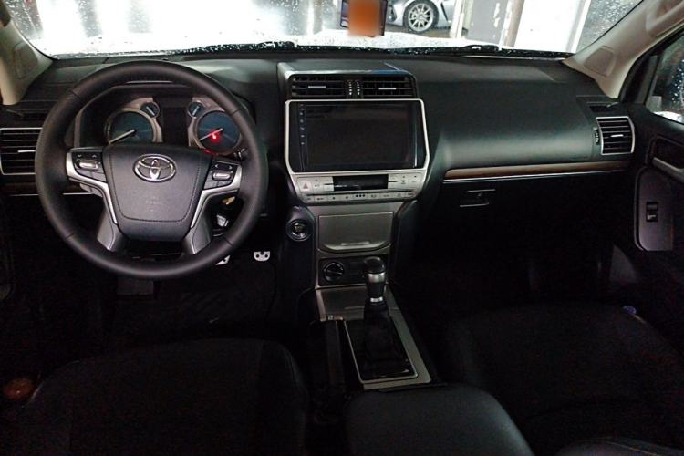 Used Toyota Prado 2018 3.5L Automatic TX-L NAVI with Rear-Mounted Spare Tire Center Console