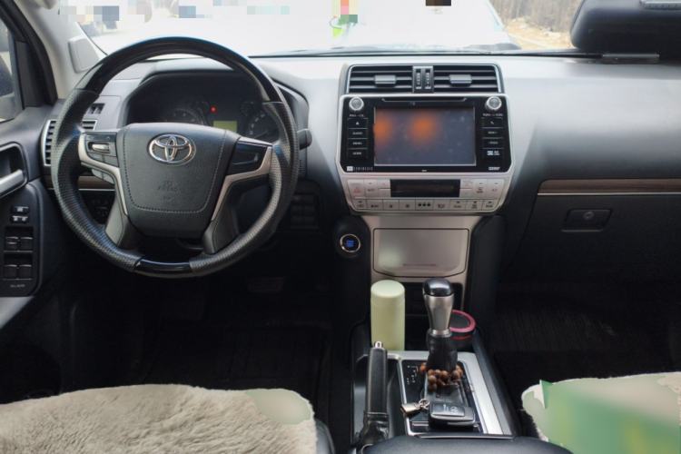 Used Toyota Prado 2018 3.5L Automatic TX Center Console