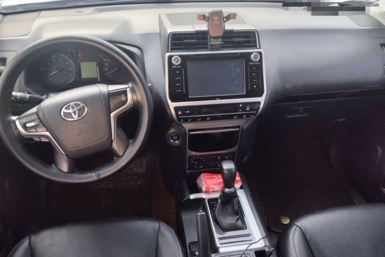 Used Toyota Prado 2018 3.5L Automatic SX Center Console