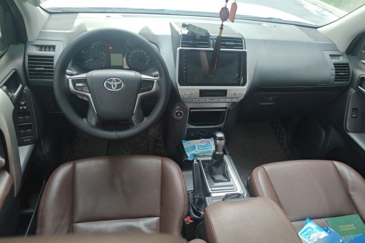Used Toyota Prado  Center Console