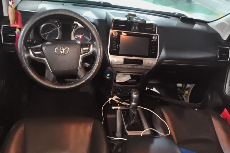 Used Toyota Prado 2018 3.5L Automatic TX-L with Rear-Mounted Spare Tire Center Console