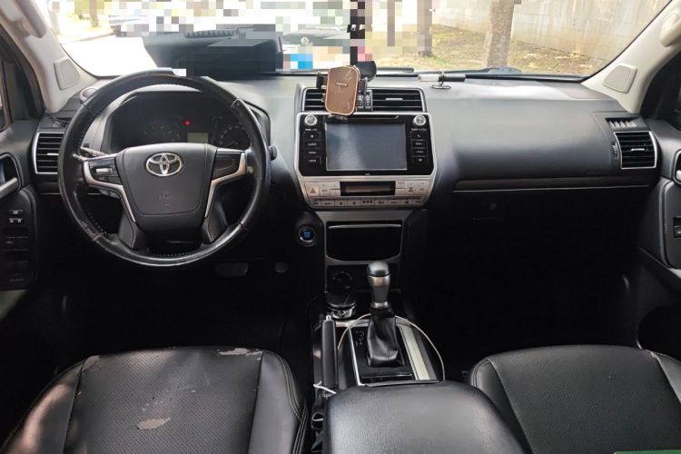 Used Toyota Prado 2018 3.5L Automatic TX Center Console