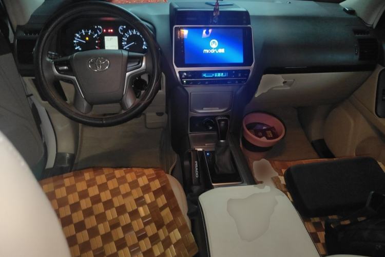 Used Toyota Prado  Center Console