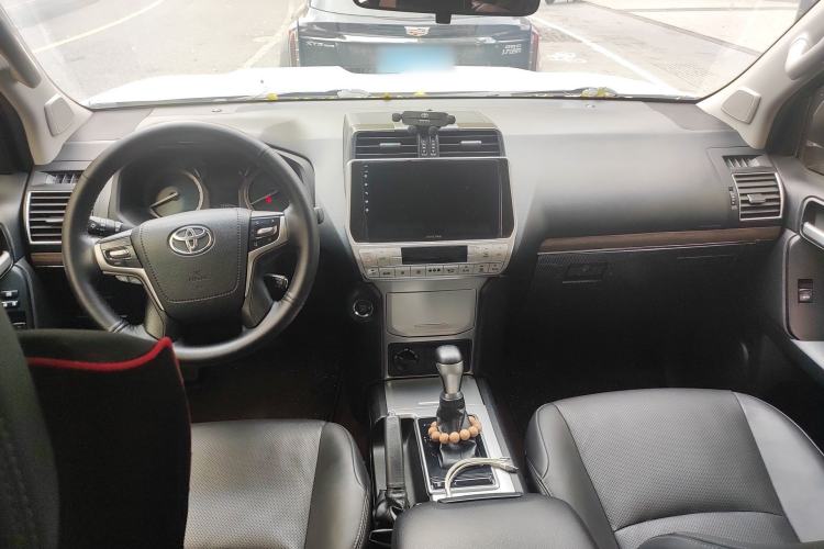 Used Toyota Prado 2018 3.5L Automatic TX-L with Rear-Mounted Spare Tire Center Console