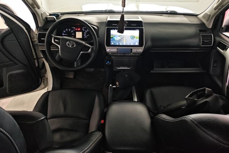 Used Toyota Prado 2018 3.5L Automatic TX Center Console