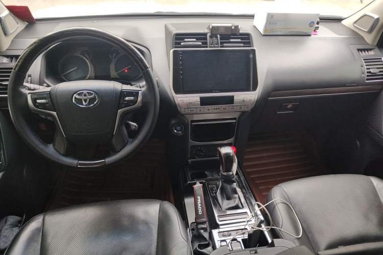 Used Toyota Prado 2018 3.5L Automatic TX-L with Rear-Mounted Spare Tire Center Console
