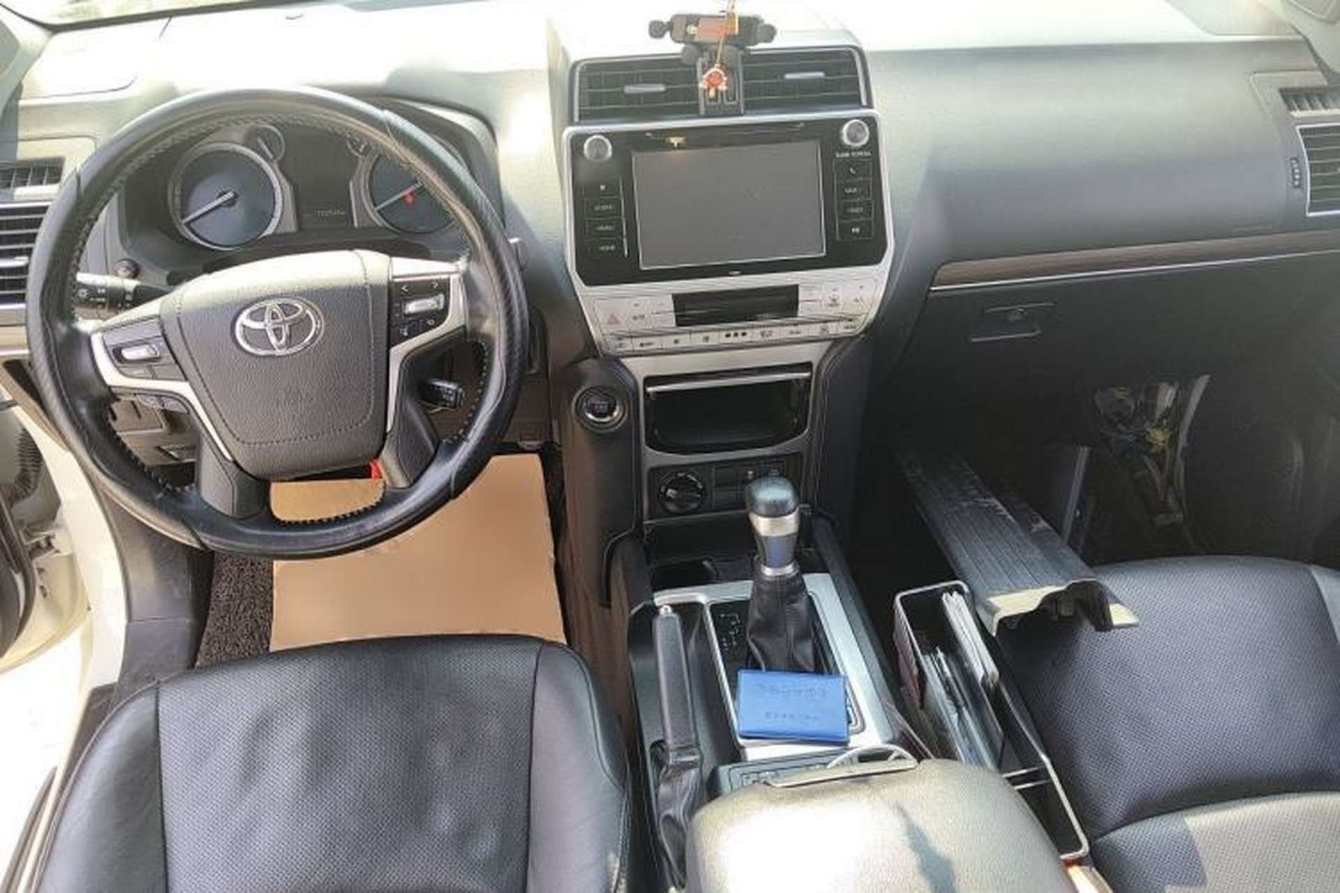 Used Toyota Prado 2018 3.5L Automatic TX-L with Rear-Mounted Spare Tire Center Console
