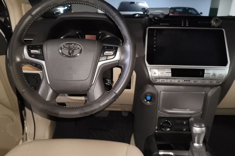 Used Toyota Prado 2018 3.5L Automatic TX-L with Rear-Mounted Spare Tire Center Console